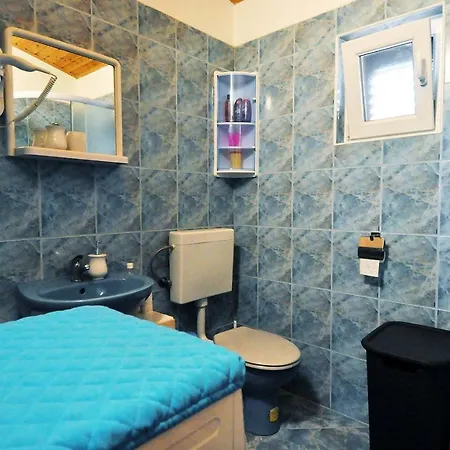 Holiday home Herrliches Mit Klima, Wlan, Terrasse Und Grillbereich Pula