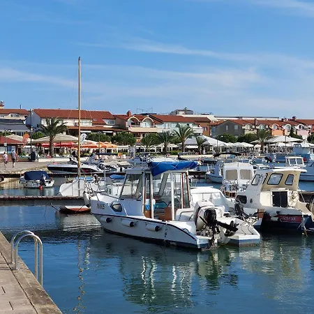 Herrliches Mit Klima, Wlan, Terrasse Und Grillbereich Holiday home